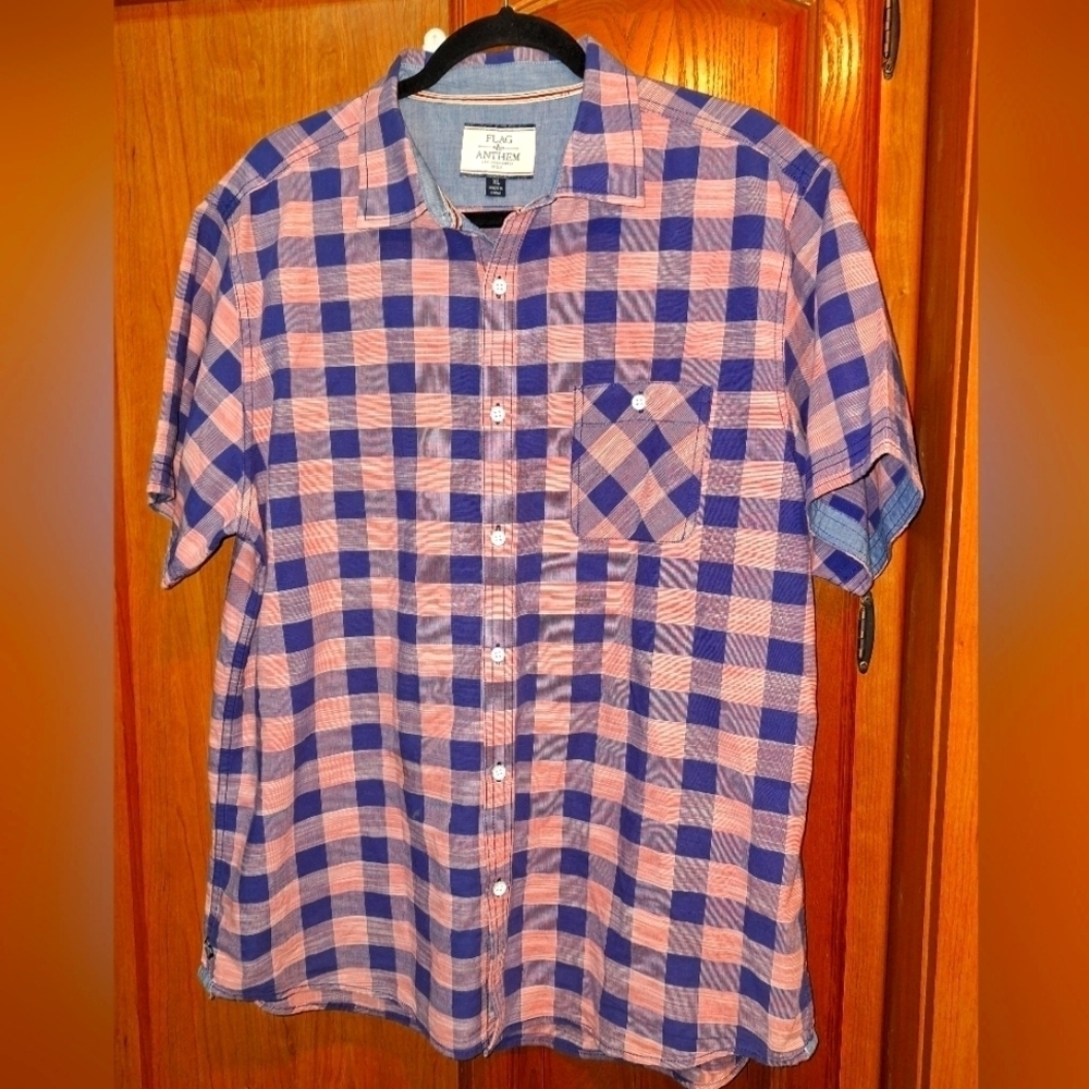 Flag & Anthem men's short sleeve button-down XL red and blue plaid shirt.